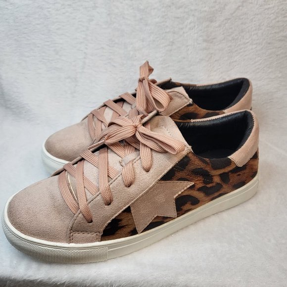 Abata Sneakers With Blush & Leopard Design Size 8 but fits more like a 7. - Picture 3 of 8